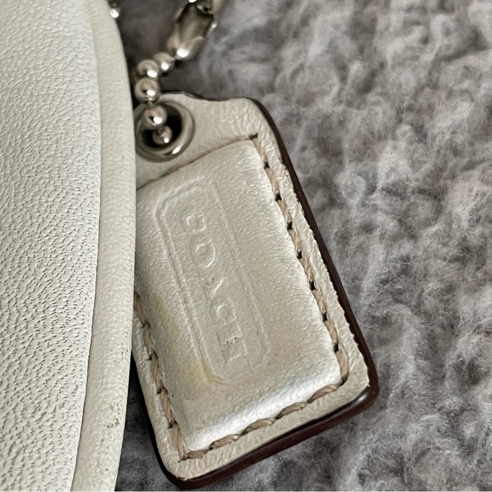 COACH Wristlet size 6''x4'' White Leather with strap zip Logo blue lining - Picture 2 of 11